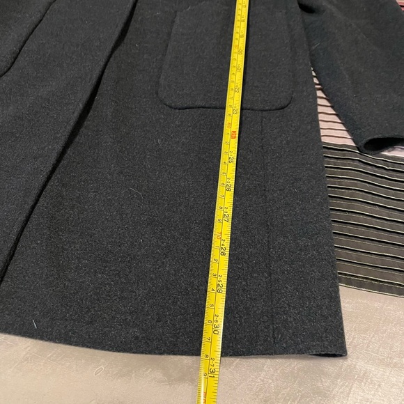 Preview Collection Gray Coat. Women’s Size 2 Petite. - Picture 5 of 9